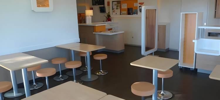 南纳博讷宜必思快捷酒店(Ibis Budget Narbonne Sud A9/A61)图片