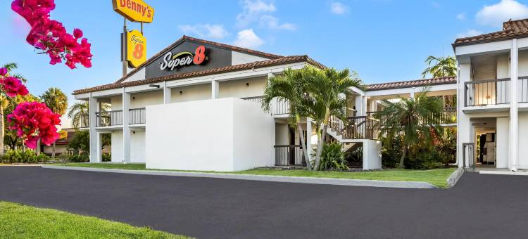 里维拉比奇西棕榈滩海滩速8酒店(Super 8 by Wyndham Riviera Beach West Palm Beach)图片