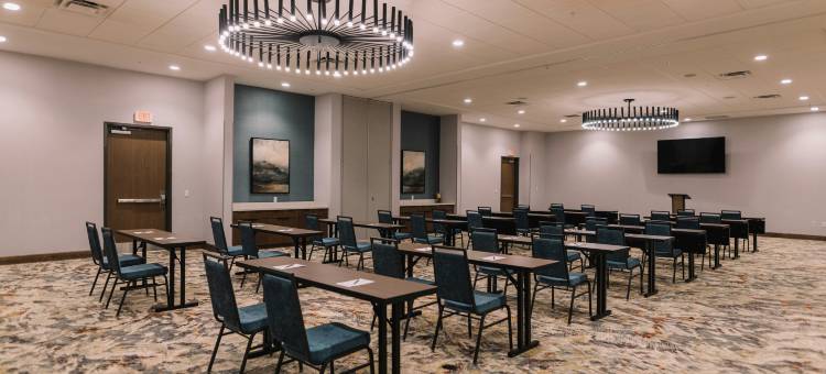 Gatlinburg 希尔顿合博套房酒店(Embassy Suites by Hilton Gatlinburg Resort)图片