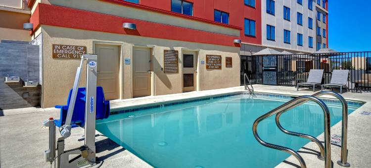 拉斯维加斯机场南万枫酒店及套房(Fairfield Inn & Suites Las Vegas Airport South)图片