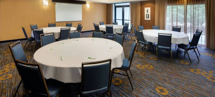 万豪大瀑布机场万怡酒店(Courtyard Grand Rapids Airport)图片