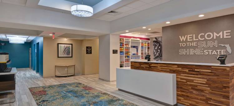 坦帕河景布兰登希尔顿欢朋套房酒店(Hampton Inn & Suites Tampa Riverview Brandon)图片