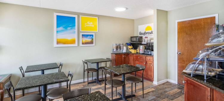 克拉克斯维尔温德姆戴斯酒店(Days Inn by Wyndham Clarksville TN)图片