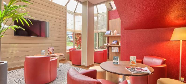 巴黎西部楠泰尔拉德芳斯康铂酒店(Campanile Paris Ouest - Nanterre - la DÉFENSE)图片