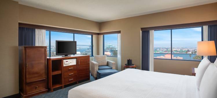 洛杉矶港皇冠假日酒店(Crowne Plaza Los Angeles Harbor Hotel)图片