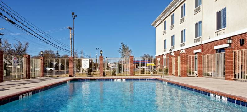 智选假日套房酒店奥佐纳(Holiday Inn Express & Suites OZONA by IHG)图片