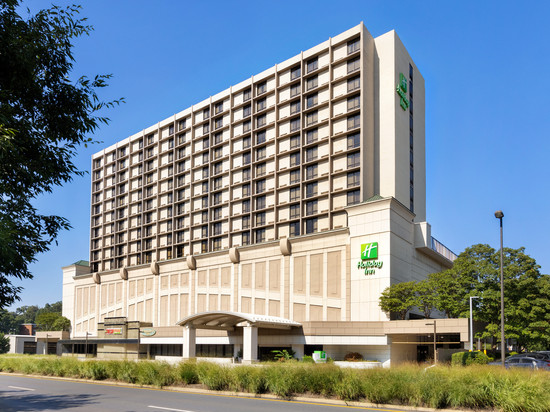 Holiday Inn 国家机场/水晶城
