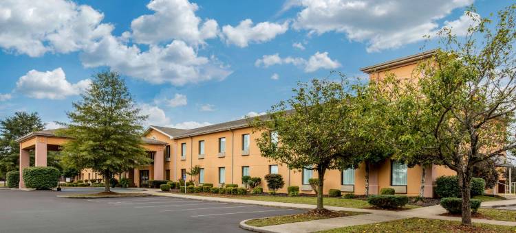 本顿德拉芬维尔凯艺套房酒店(Quality Inn & Suites Benton - Draffenville)图片