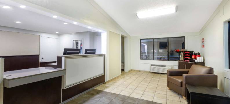 埃辛顿Travelodge by Wyndham酒店/费城机场(Travelodge by Wyndham Essington / Philadelphia Airport)图片