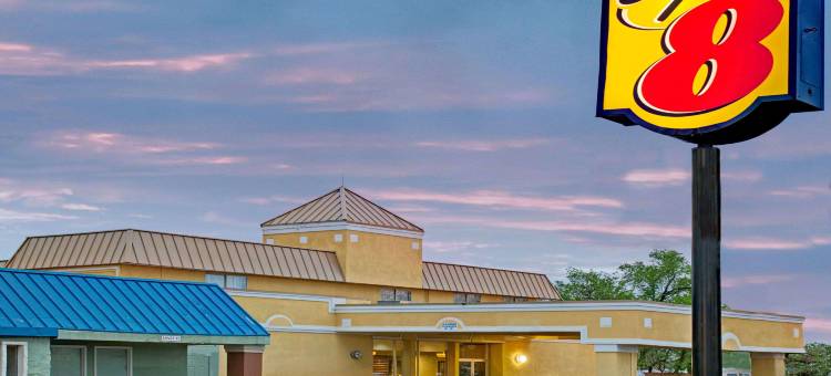 惠特里奇-丹佛西速8酒店(Super 8 by Wyndham Wheatridge/Denver West)图片