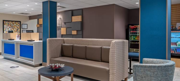 智选假日套房酒店伍德布里奇(Holiday Inn Express & Suites Woodbridge)图片