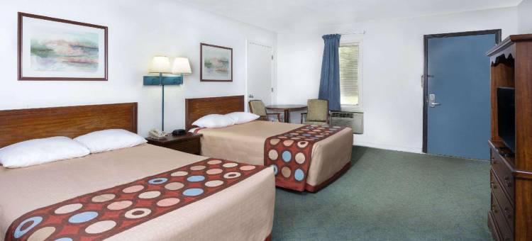 泰勒维尔速8酒店(Super 8 by Wyndham Taylorville IL)图片