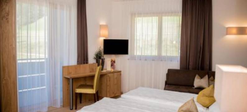 Loewe Dolomites图片