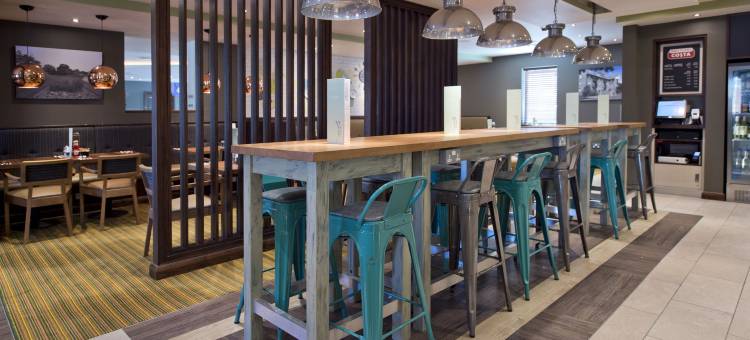 优品迎艾德斯通酒店(Premier Inn Addlestone hotel)图片