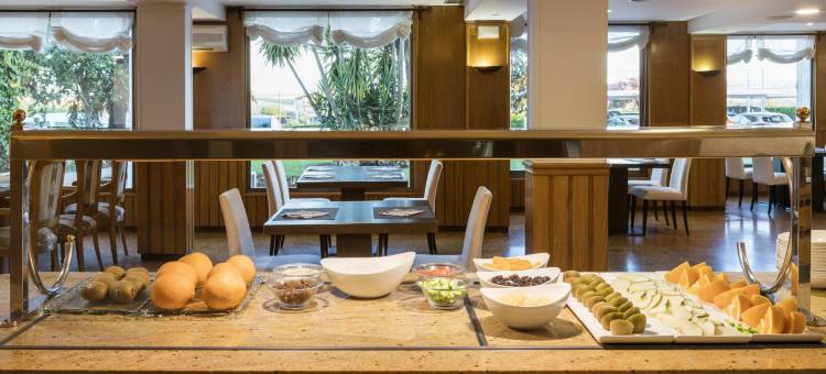 伊伦尼安拉斯洛马斯酒店(Hotel Ilunion Las Lomas)图片