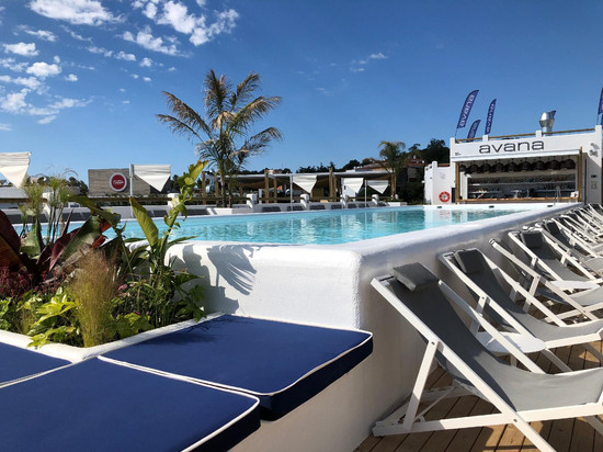 迪拉马酒店 - 限成人入住