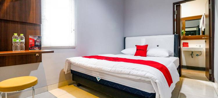 红多兹酒店-近雅加达橘园(RedDoorz Near Kebon Jeruk Jakarta)图片