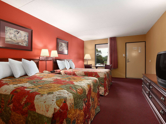 哈里曼戴斯酒店