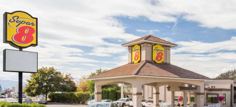 基洛纳速8酒店(Super 8 by Wyndham Kelowna BC)图片