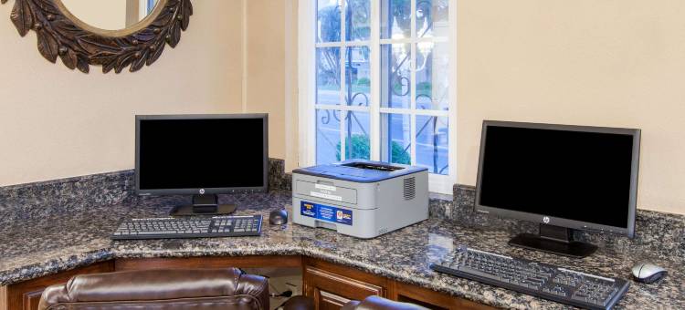 卡马里奥文图拉戴斯酒店(Days Inn by Wyndham Camarillo - Ventura)图片