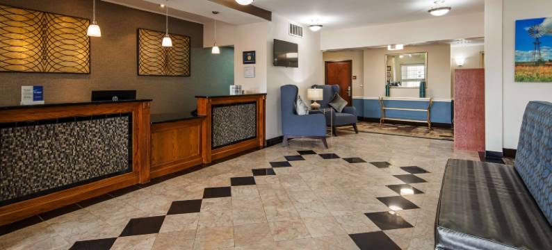 华基尼贝斯特韦斯特优质套房酒店(Best Western Plus Wakeeney Inn  Suites)图片