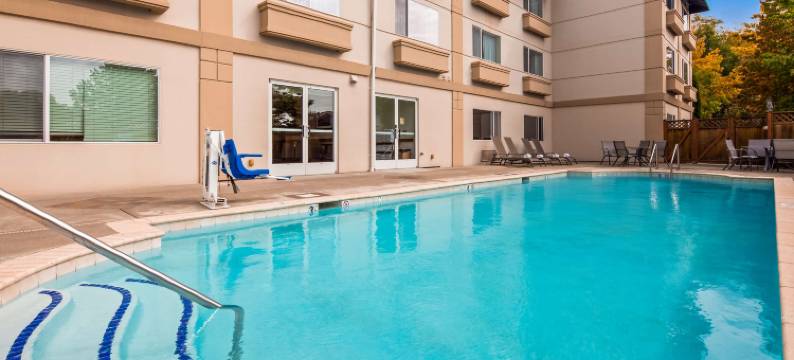 埃德蒙兹港贝斯特韦斯特优质酒店(Best Western Plus Edmonds Harbor Inn)图片