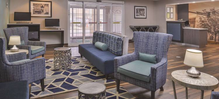 亚特兰大南纽南拉昆塔温德姆套房酒店(La Quinta Inn & Suites by Wyndham Atlanta South - Newnan)图片