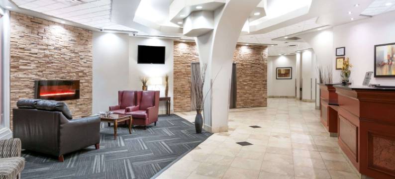 埃德蒙顿南温德姆华美达酒店(Ramada by Wyndham Edmonton South)图片