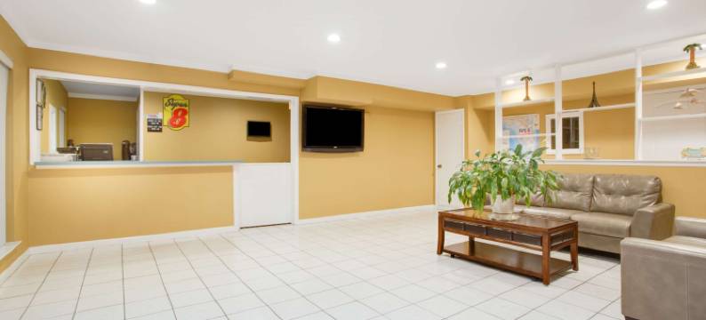 德芙尼亚克斯普林斯温德姆速8酒店(Super 8 by Wyndham Defuniak Springs)图片
