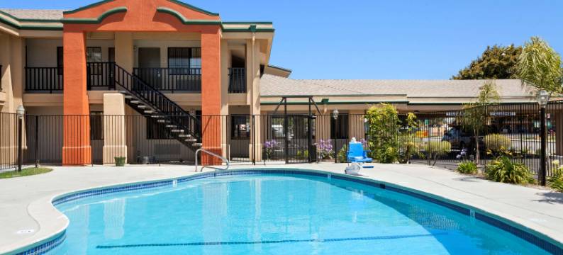 萨利纳斯速8酒店(Super 8 by Wyndham Salinas)图片