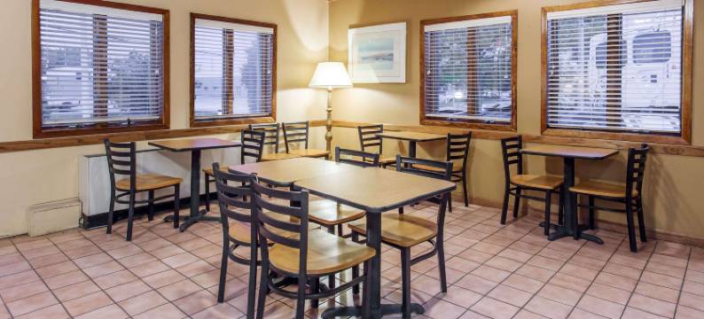 西艾利斯-密尔沃基戴斯酒店(Days Inn by Wyndham West Allis/Milwaukee)图片