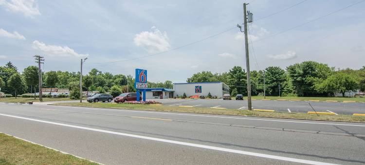 格拉斯波罗罗文大学6号汽车旅馆(Motel 6 Glassboro, NJ - Rowan University)图片