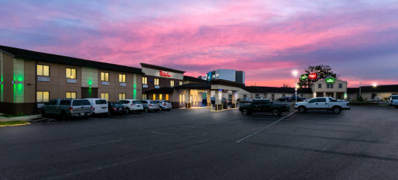 宾夕法尼亚丹佛故乡公寓(HomeTowne Studios Denver, PA)图片