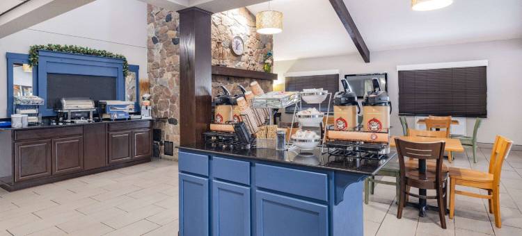 普罗瓦斯蒂文斯波恩特美吟温德姆酒店(AmericInn by Wyndham Plover Stevens Point)图片