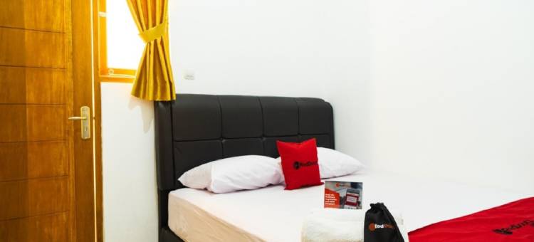 红多兹酒店-近西皮昂英达购物中心(RedDoorz Near Cipinang Indah Mall)图片