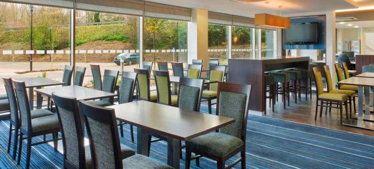 剑桥西坎本洲际智选假日酒店(Holiday Inn Express Cambridge West - Cambourne)图片