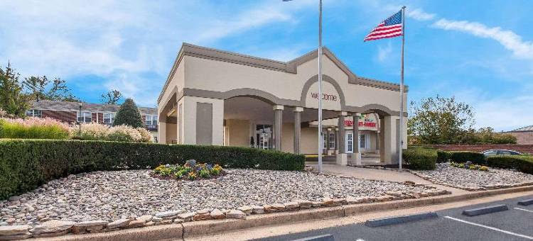 瀑布教堂市-阿灵顿凯隆酒店(Clarion Inn Falls Church-Arlington)图片