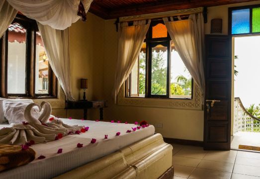 Smiles Beach Hotel Hotel Overview