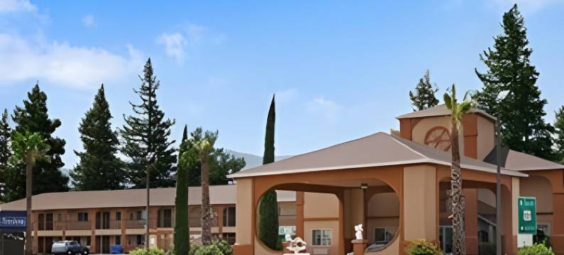 尤凯亚旅游宾馆(SureStay Hotel by Best Western Ukiah)图片