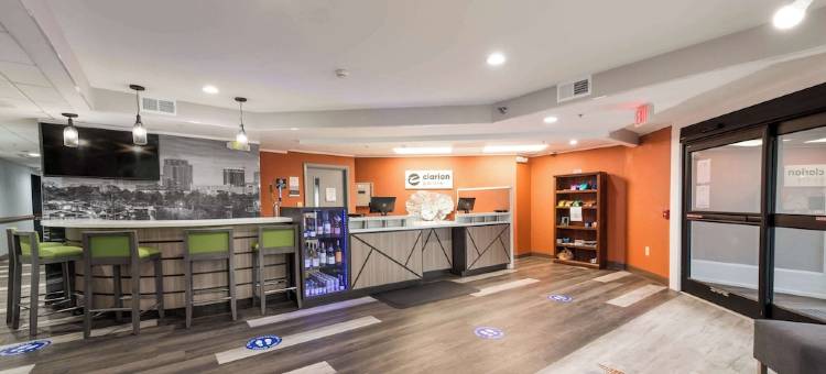 格林斯伯勒机场克拉丽奥波茵特酒店(Clarion Pointe Greensboro Airport)图片