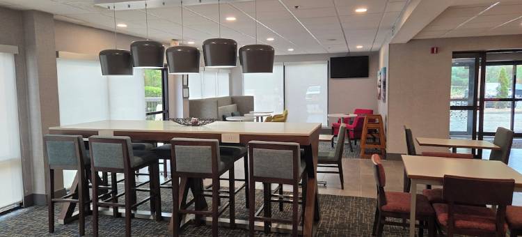 希尔顿欢朋酒店-科默斯(Hampton Inn Commerce)图片