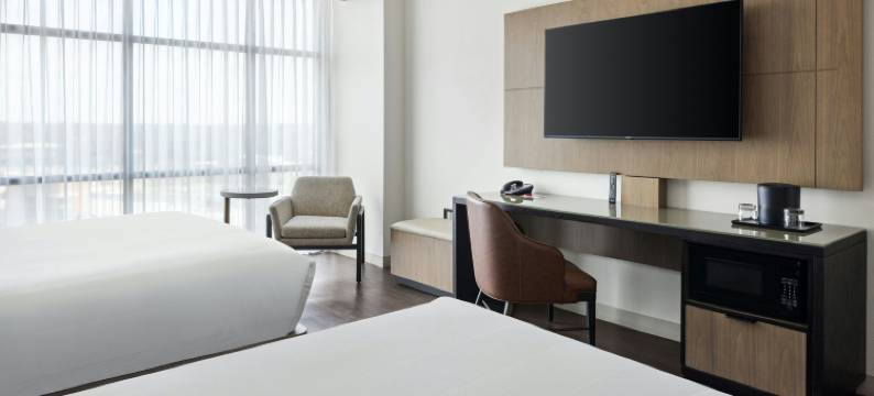 布卢明顿诺尔玛万豪酒店及会议中心(Bloomington-Normal Marriott Hotel & Conference Center)图片