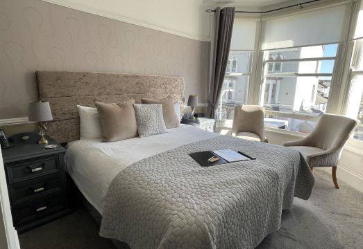 Lynton HouseHotel Overview