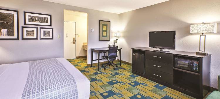 托莱多佩里斯堡拉昆塔温德姆酒店(La Quinta Inn by Wyndham Toledo Perrysburg)图片