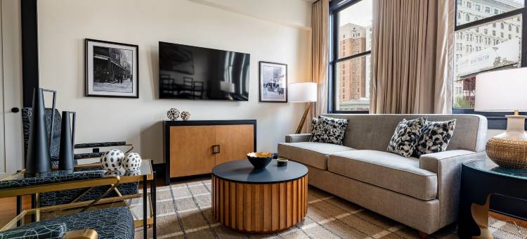四卧室团体空间 波本街 可容纳16人 公寓 | 梅费尔(4BR Group Space for 16 Near Bourbon St | The Mayfair)图片