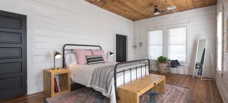 恢复的1930年代上城平房，距离Magnolia Silos 2分钟路程(Restored 1930s Uptown Bungalow 2 Min. to Magnolia)图片