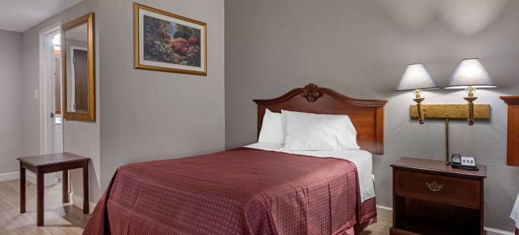 克莱蒙北部的罗德威旅馆(Rodeway Inn Clermont North)图片