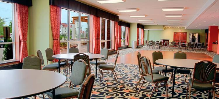 桑达斯基贝斯特韦斯特优质套房酒店(Best Western Plus Sandusky Hotel  Suites)图片