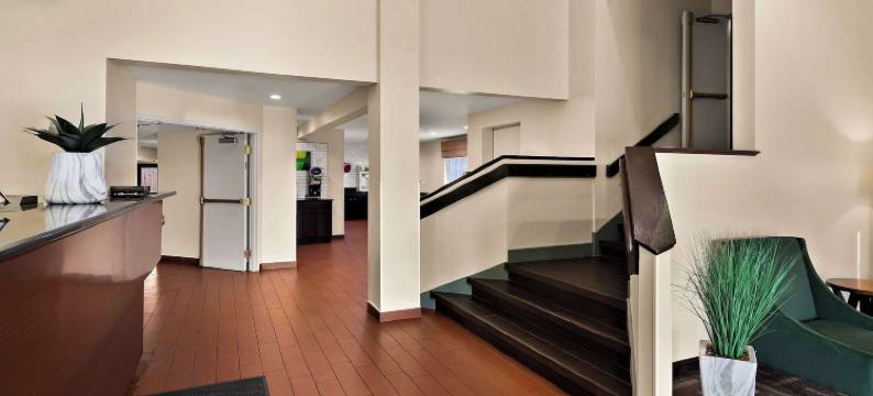 曼非斯东北 I-40 附近凯艺酒店(Quality Inn Memphis Northeast Near I-40)图片