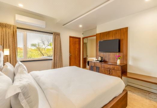 The Seasons Udaipur - Near Sajjangarh Fort Hotel Overview